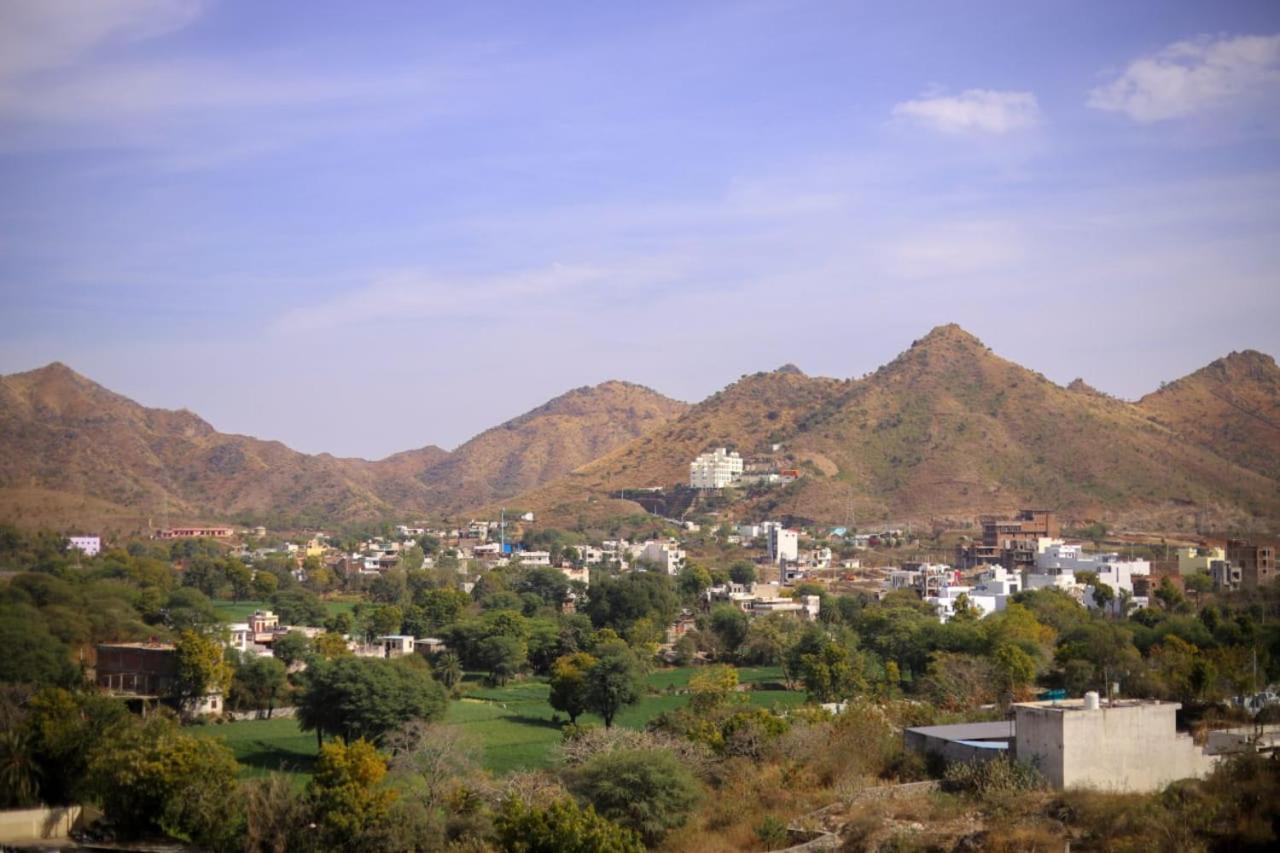 Hotel Dosa Plaza Udaipur Luaran gambar