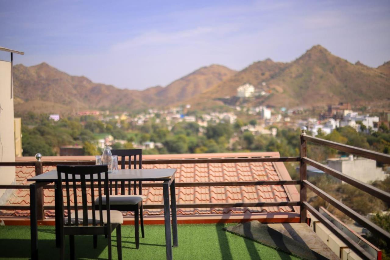 Hotel Dosa Plaza Udaipur Luaran gambar
