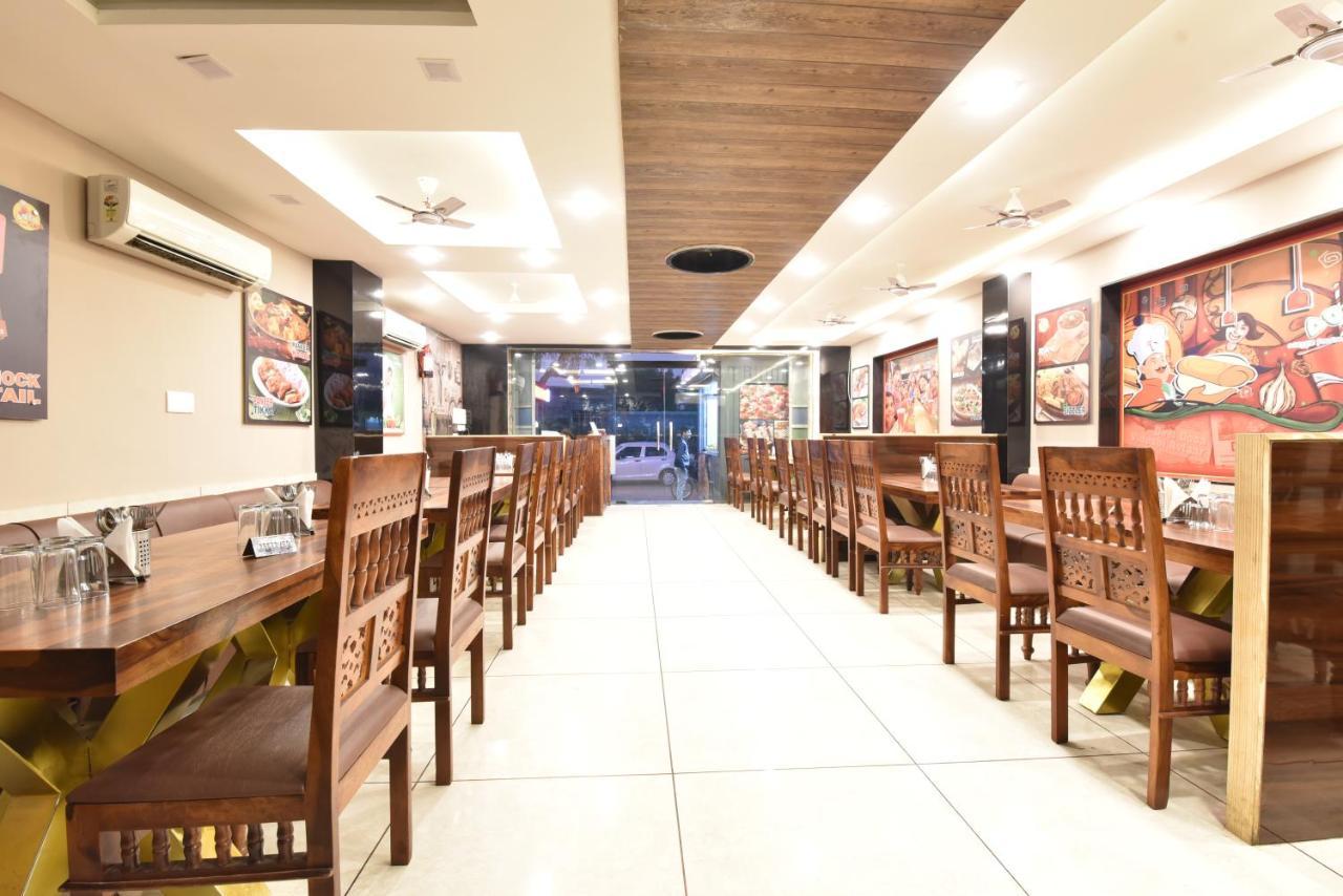 Hotel Dosa Plaza Udaipur Luaran gambar