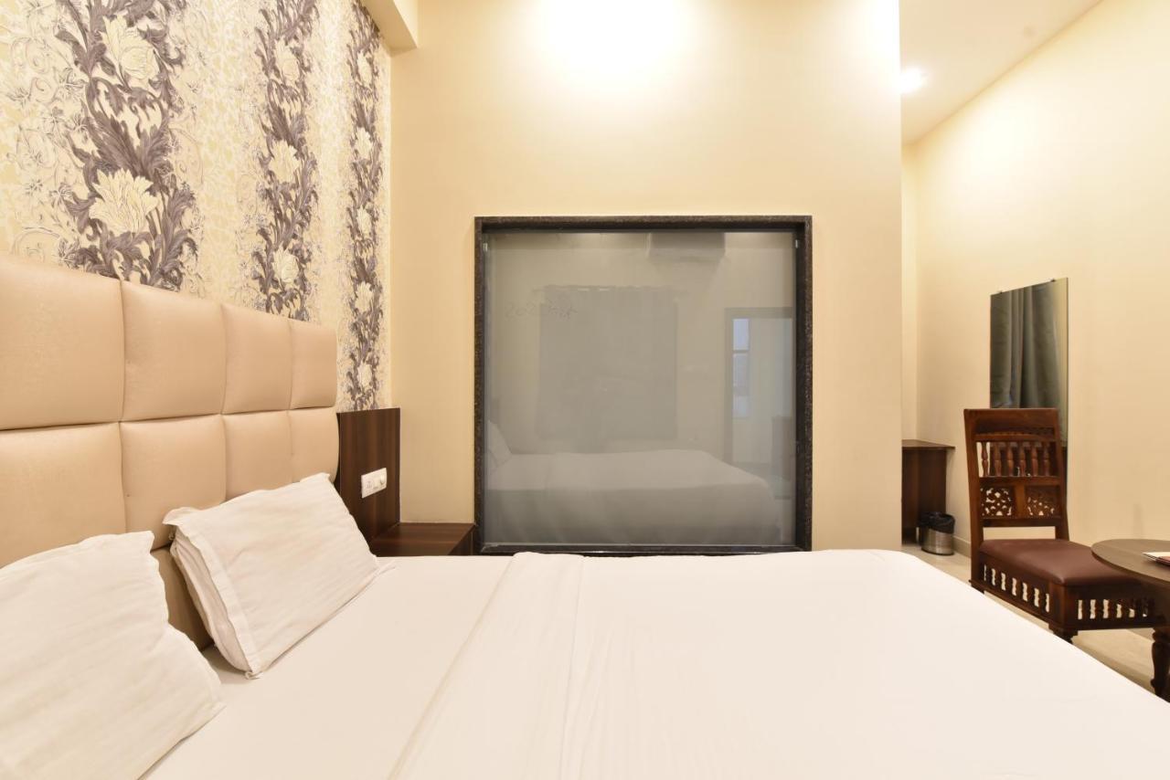 Hotel Dosa Plaza Udaipur Luaran gambar